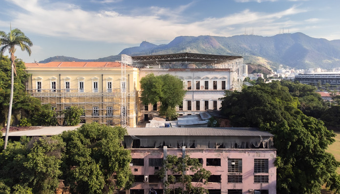 Vista de uma cidade com prédios e árvores

O conteúdo gerado por IA pode estar incorreto.